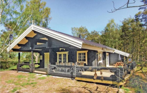 3 Bedroom Cozy Home In Aakirkeby in Aakirkeby